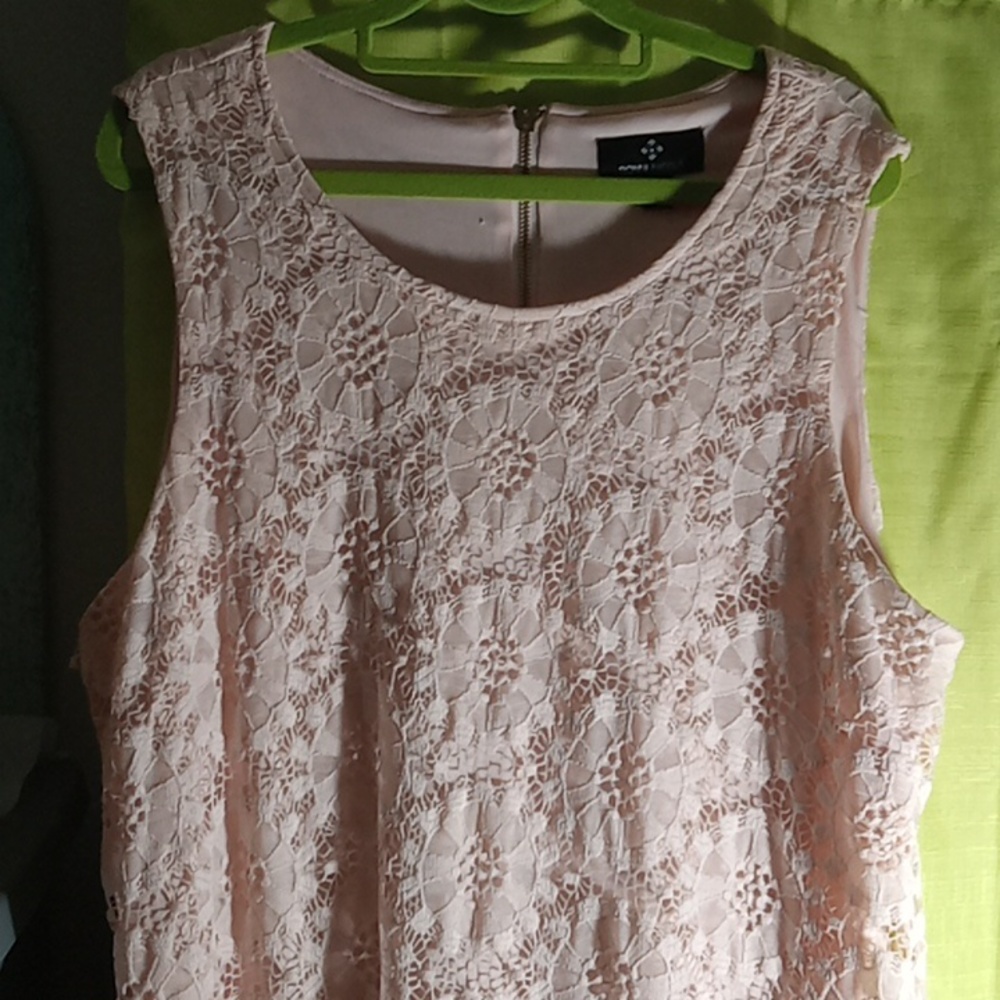Light Pink dress lined. XXL plus size. Zippers in back - Picture 2 of 7